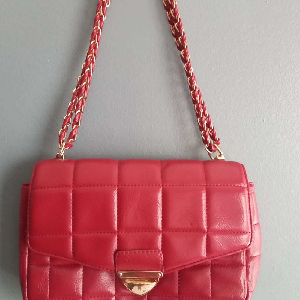 Red Quilted Faux Leather Shoulder‎ Bag Gold Chain Strap Square Stitch Crossbody